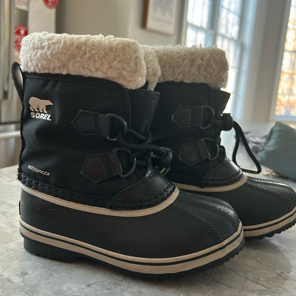 Little Kids Sorel Black Boots with Cream Shearling Lining